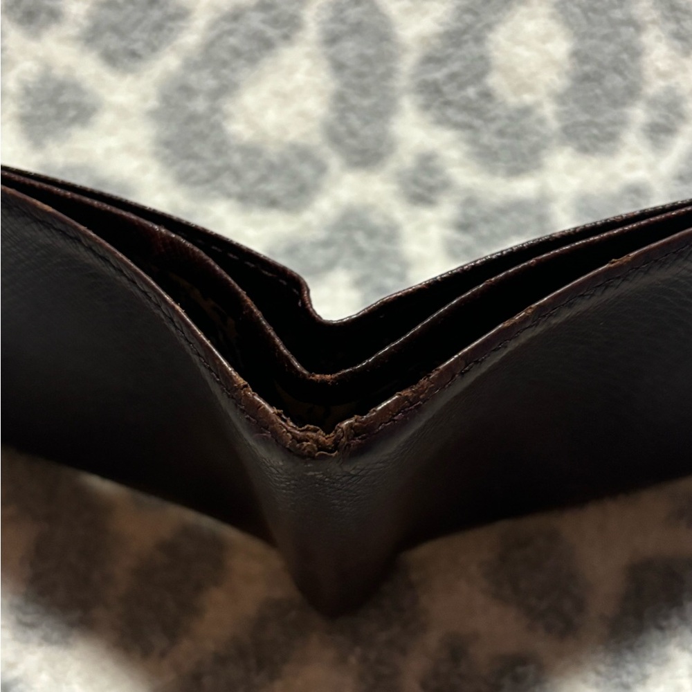 Louis Vuitton men's bifold taiga dark brown leather wallet - Picture 14 of 16